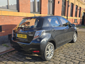 2014 Toyota Yaris 1.3 Dual Vvt-I Icon Plus in Black — image 6