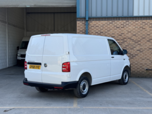 2018 Volkswagen Transporter 2.0 Tdi T28 Startline Bmt 102 Startline Van Euro 6 in White — image 6