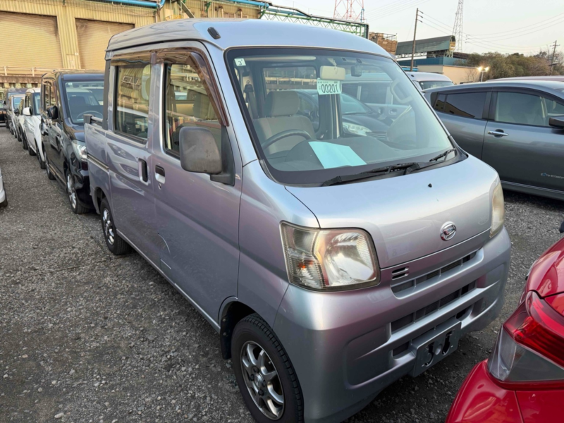 2010 Daihatsu Hijet Van Deck Van 4WD in Silver — image 1