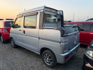 2010 Daihatsu Hijet Van Deck Van 4WD in Silver — image 3