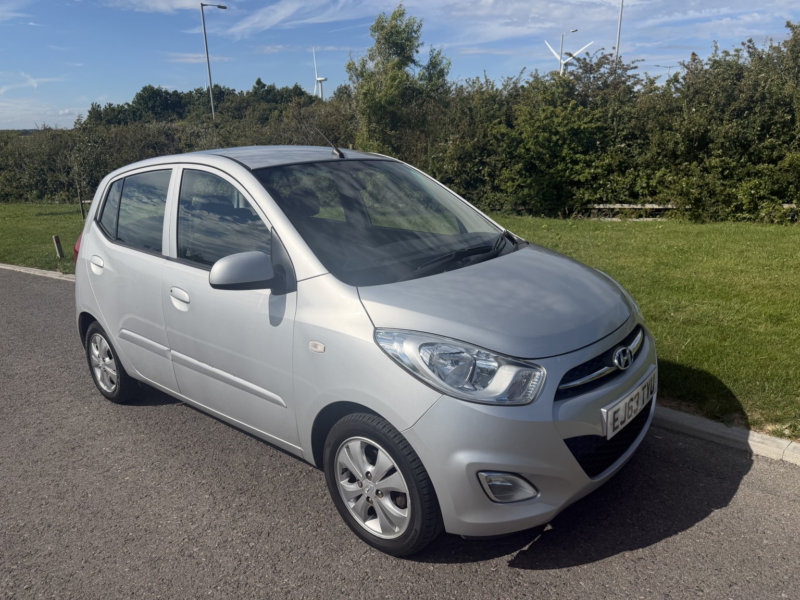 2013 Hyundai I10 1.2 Active in Silver — image 1