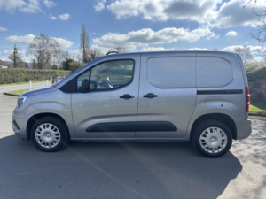 2019 Vauxhall Combo Sportive 1.6 Turbo D 100 Panel Van 2300 Eu6 Ulez in Grey — image 6