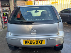 2006 Vauxhall Corsa 1.4i 16v Design 5dr (a/c) in Silver — image 5