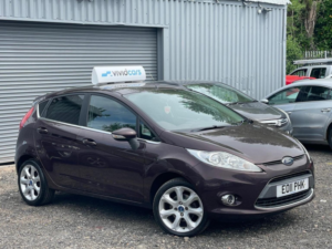 2011 Ford Fiesta 1.6 Tdci Zetec 5dr in Red — image 2