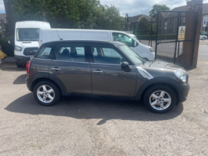 2013 MINI Countryman 1.6 Cooper SUV 5dr Petrol Auto Euro 5 (122 Ps) in Grey — image 3