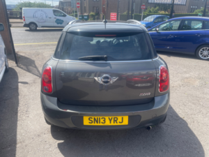 2013 MINI Countryman 1.6 Cooper SUV 5dr Petrol Auto Euro 5 (122 Ps) in Grey — image 5