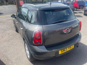 2013 MINI Countryman 1.6 Cooper SUV 5dr Petrol Auto Euro 5 (122 Ps) in Grey — image 6
