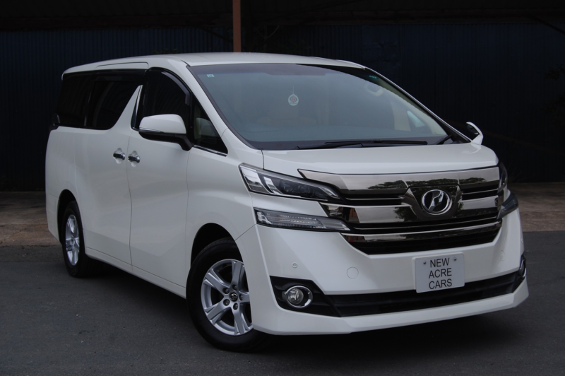 2015 Toyota Vellfire 2.5 30 Series X 4WD in White — image 1