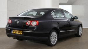 2009 Volkswagen Passat 2.0 Tdi Highline Plus in Black — image 6