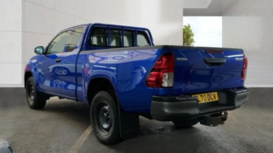 2020 Toyota Hilux 2.4 D-4d Active Extra Pickup Extended Cab 4dr Diesel Manual 4WD Euro 6 (s/s) (150 Ps) in Blue — image 2