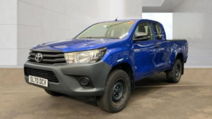 2020 Toyota Hilux 2.4 D-4d Active Extra Pickup Extended Cab 4dr Diesel Manual 4WD Euro 6 (s/s) (150 Ps) in Blue — image 3