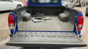 2020 Toyota Hilux 2.4 D-4d Active Extra Pickup Extended Cab 4dr Diesel Manual 4WD Euro 6 (s/s) (150 Ps) in Blue — image 6
