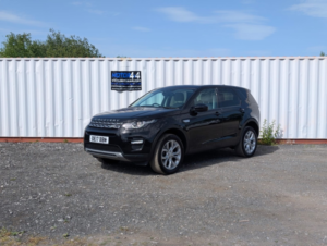 2017 Land Rover Discovery Sport 2.0 Td4 Hse in Black — image 2