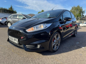 2016 Ford Fiesta 1.6t Ecoboost St-3 Euro 6 3dr in Black — image 2