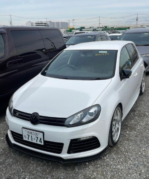 2013 Volkswagen Golf 2.0 Tsi R in White — image 2