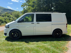2015 Volkswagen Transporter 2.0 Tdi T28 Startline L1 H1 4dr in White — image 2
