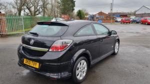2010 Vauxhall Astra 1.4 I 16v Sport in Black — image 2