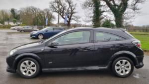 2010 Vauxhall Astra 1.4 I 16v Sport in Black — image 3