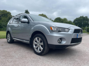 2011 Mitsubishi Outlander 2.2 Di-D Gx3 4WD Euro 5 5dr in Silver — image 2