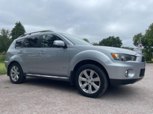 2011 Mitsubishi Outlander 2.2 Di-D Gx3 4WD Euro 5 5dr in Silver — image 3