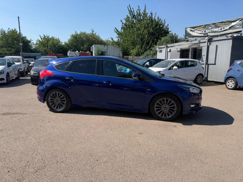 2017 Ford Focus 1.5 Tdci St-Line Euro 6 (s/s) 5dr in Blue — image 1