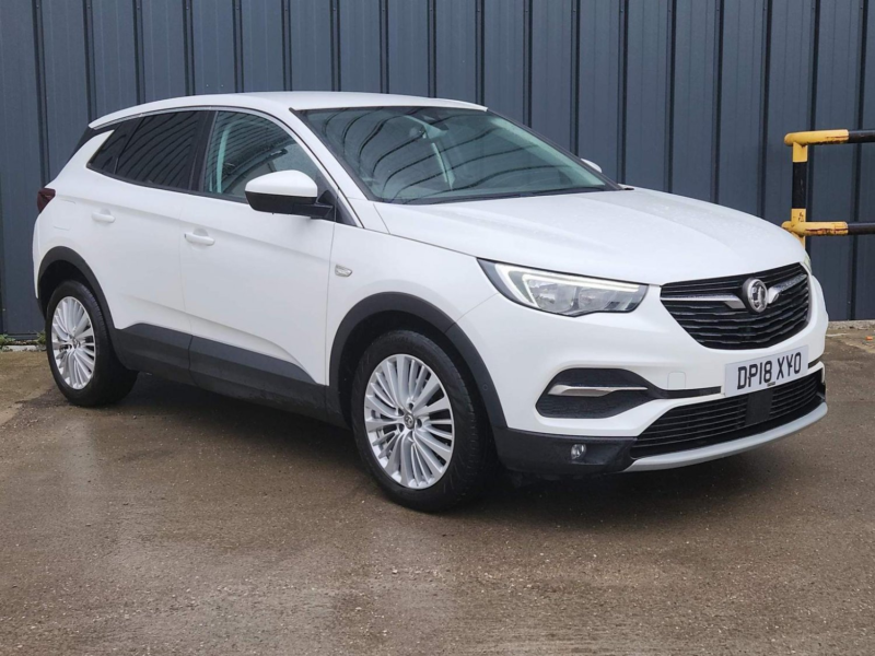 2018 Vauxhall Grandland X 1.2 Turbo Sport Nav Euro 6 (s/s) 5dr in White — image 1