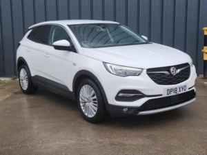 2018 Vauxhall Grandland X 1.2 Turbo Sport Nav Euro 6 (s/s) 5dr in White — image 3