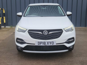 2018 Vauxhall Grandland X 1.2 Turbo Sport Nav Euro 6 (s/s) 5dr in White — image 5