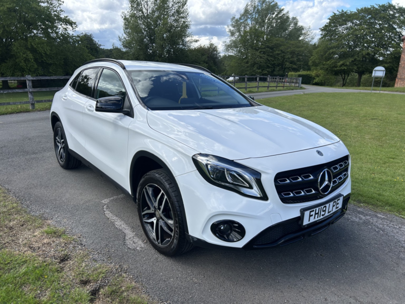 2019 Mercedes-Benz Gla 1.6 Gla 180 Automatic Urban Edition in White — image 1