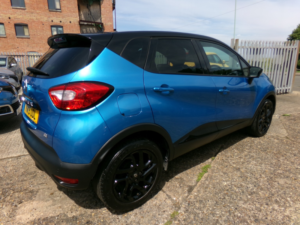 2015 Renault Captur 1.5 Dynamique S Medianav Dci 90 Stop & Start in Blue — image 4
