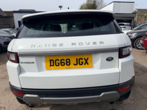 2018 Land Rover Range Rover Evoque Td4 Se in White — image 4