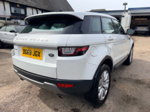 2018 Land Rover Range Rover Evoque Td4 Se in White — image 5