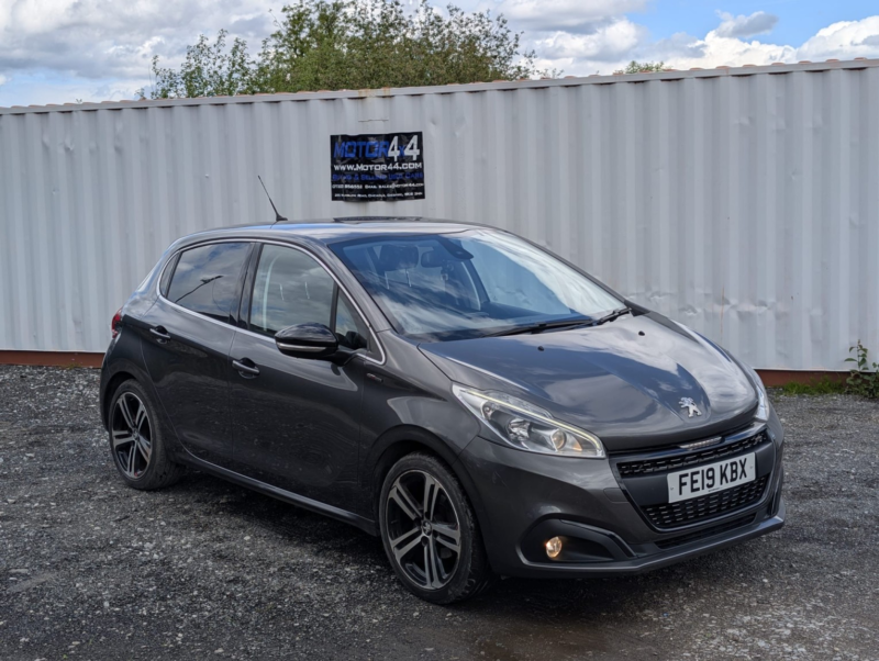 2019 Peugeot 208 1.2 Puretech Gpf Gt Line in Grey — image 1