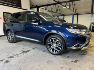 2018 Mitsubishi Outlander 2.2 Di-D 3 Auto 4WD Euro 6 5dr in Blue — image 3