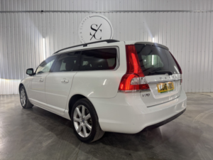 2024 Volvo V70 2.0 T5 Se Lux in White — image 4