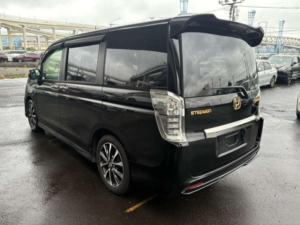 2013 Honda Stepwagon 2.0 Spada Z Cool Spirit 5dr 7 Seats in Black — image 5