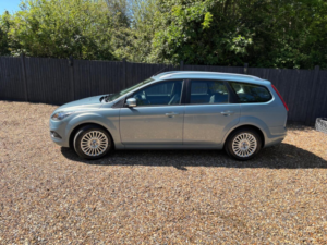 2008 Ford Focus 1.6 Titanium 5dr in Blue — image 2