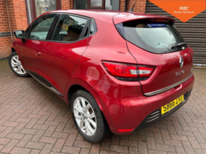 2016 Renault Clio 1.2 16v Dynamique Nav Euro 6 5dr in Red — image 3