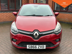2016 Renault Clio 1.2 16v Dynamique Nav Euro 6 5dr in Red — image 4