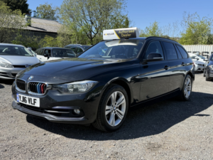 2016 BMW 3 Series 1.5 318i Sport Touring in Black — image 3