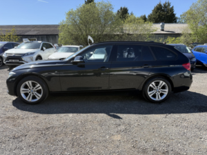2016 BMW 3 Series 1.5 318i Sport Touring in Black — image 5