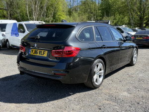 2016 BMW 3 Series 1.5 318i Sport Touring in Black — image 6