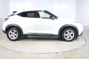 2020 Nissan Juke 1.0 Dig-T N-Connecta SUV 5dr Petrol Manual Euro 6 (s/s) (117 Ps) in White — image 4