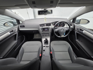 2014 Volkswagen Golf 1.4 Tsi Bluemotion Tech Se in Silver — image 2