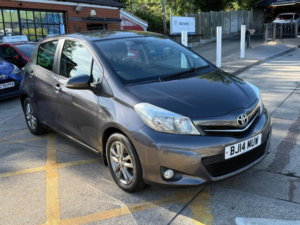 2014 Toyota Yaris 1.33 Dual Vvt-I Icon Plus Euro 5 5dr in Grey — image 3