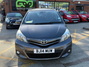 2014 Toyota Yaris 1.33 Dual Vvt-I Icon Plus Euro 5 5dr in Grey — image 4