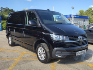 2024 Volkswagen Transporter 2.0 Tdi T28 Highline Fwd Swb Euro 6 (s/s) 5dr in Black — image 5