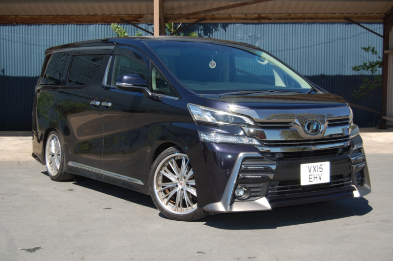 2015 Toyota Vellfire 3.5 30 Series Za G-Edition in Black — image 1