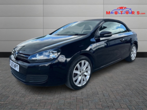 2013 Volkswagen Golf 1.6 Tdi Bluemotion Tech Se in Black — image 3