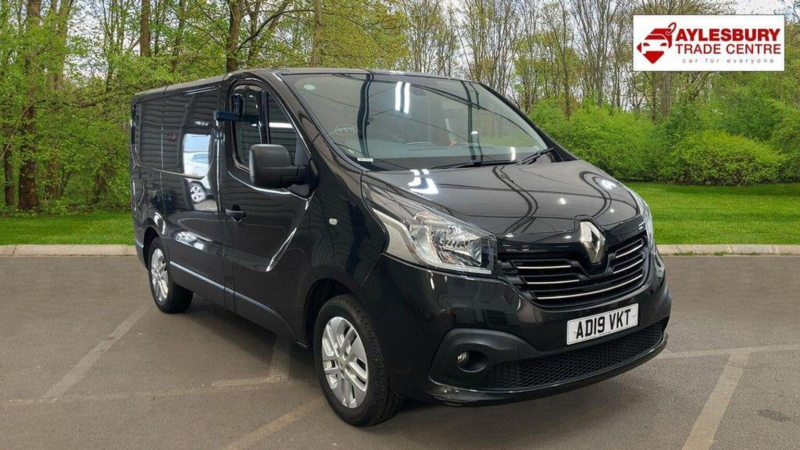 2019 Renault Trafic 1.6 Dci 27 Sport Nav Swb Standard Roof Euro 6 5dr in Black — image 1